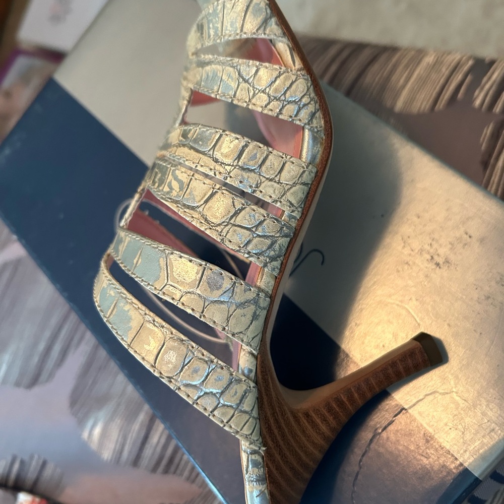 Croco sandals